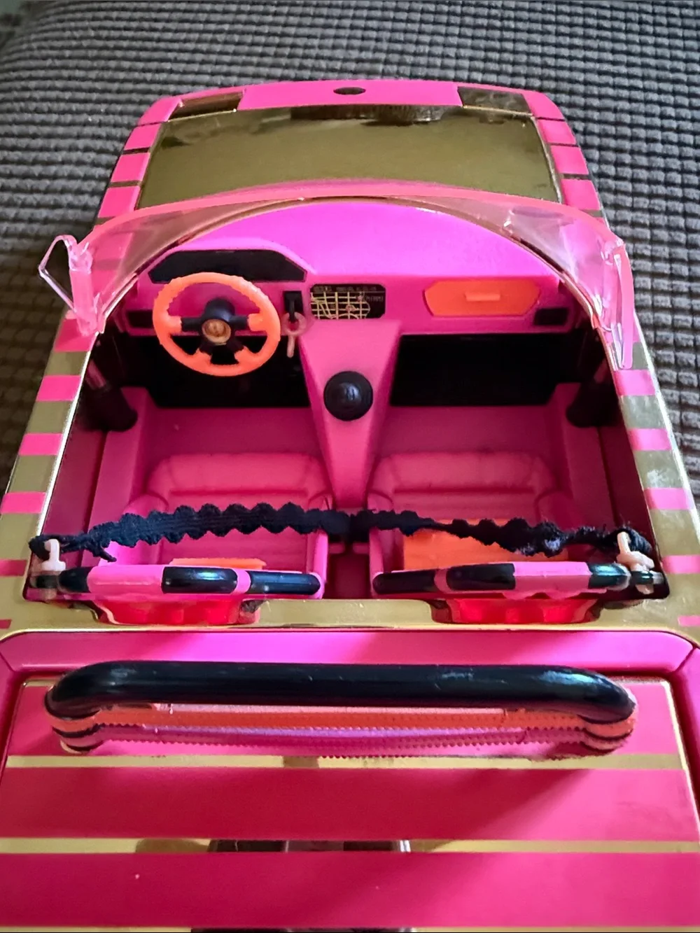 L.O.L. Surprise! Pink and Gold Convertible Play Car